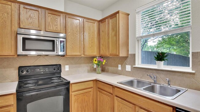 Building Photo - 73 Verde Ranch Loop