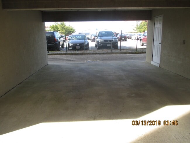 Building Photo - LYNNHAVEN SHORES - Starfish Condo