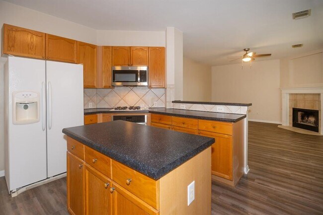 Building Photo - 13416 Anacapo Cove