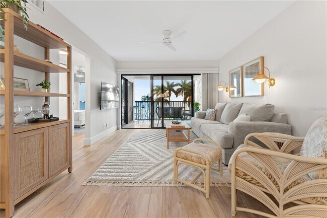 Building Photo - 6287 Bahia Del Mar Cir N