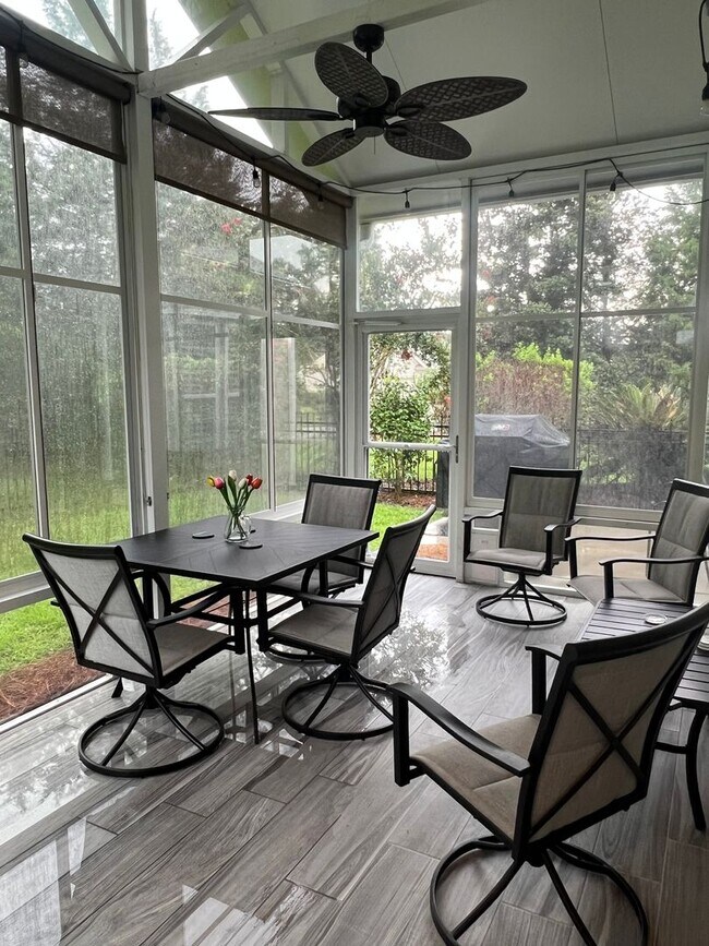 Building Photo - Lovely Furnished Home in The Haven