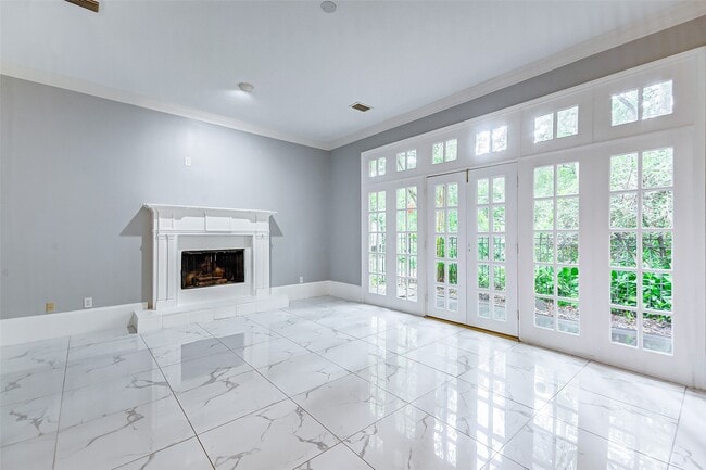 Building Photo - 201 Vanderpool Ln