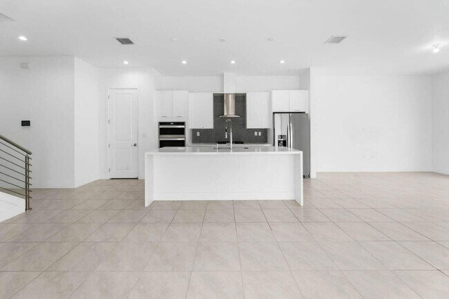 Building Photo - 8173 NW 42nd St