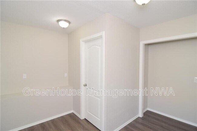 Building Photo - 117 E Veterans Pkwy