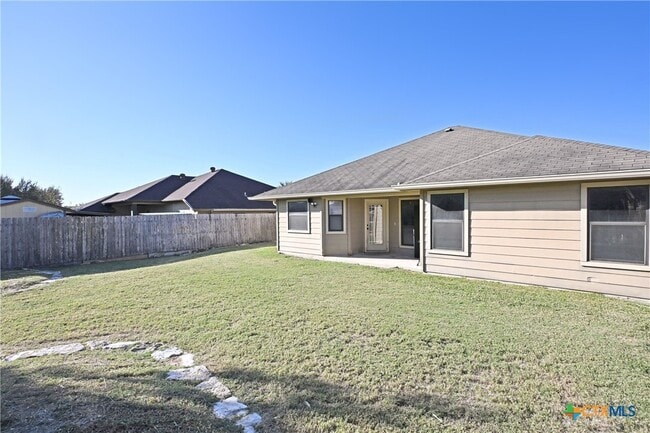 Building Photo - 2207 Hazelwood Dr