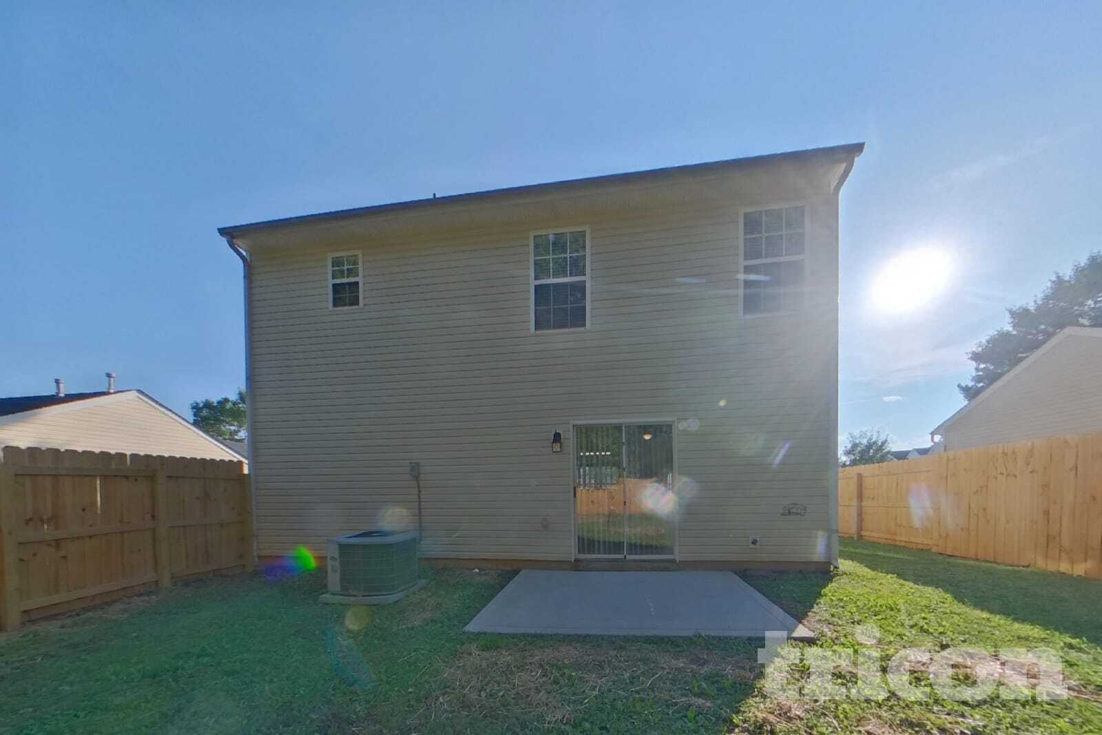 Building Photo - 1024 Crowders Woods Dr