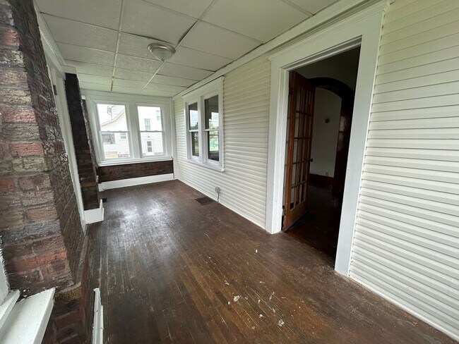 Building Photo - 563 Barkeyville Rd