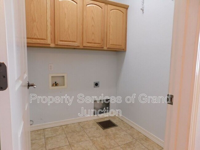 Building Photo - 563 1/2 Garden Cress Court