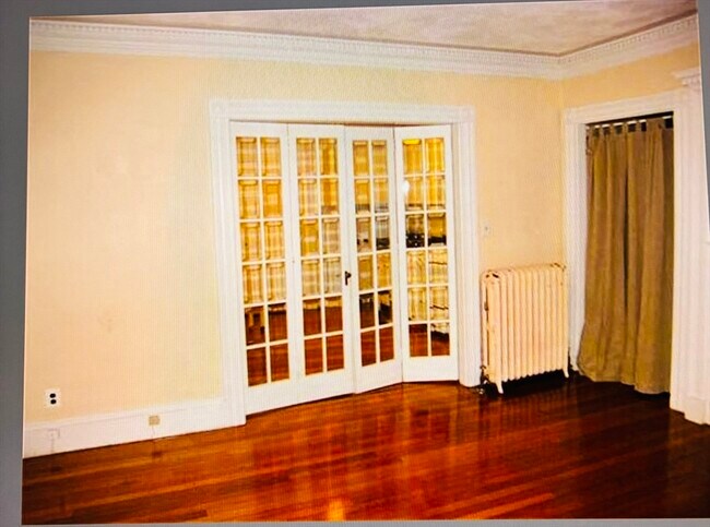 Building Photo - 64 Atlantic St