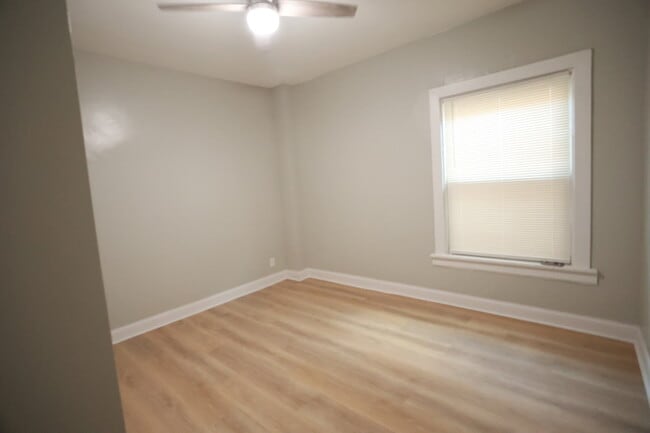 Building Photo - 637 W 59th St