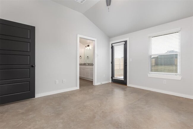 Building Photo - 13328 Springcreek Dr