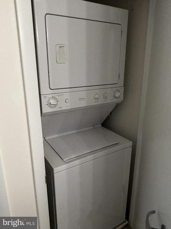 Building Photo - 350 G St SW