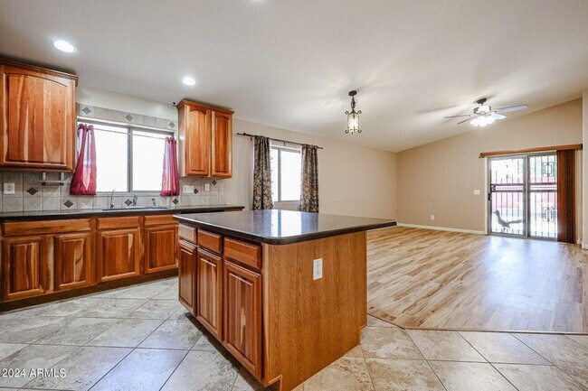 Building Photo - 3974 N Dead Wood Dr