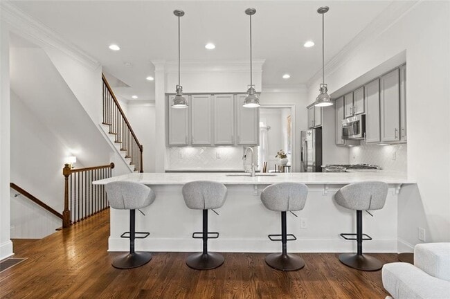 Building Photo - 821 Virginia Park Cir NE