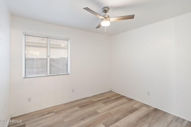 Building Photo - 523 W Kelton Ln