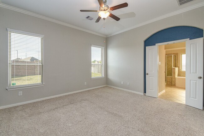 Building Photo - 9403 Briscoe Bend Ln