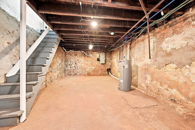 Building Photo - 5506 Linmore Ave