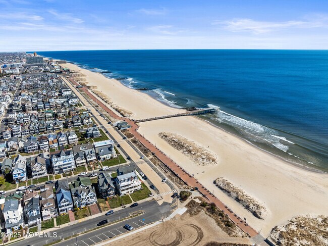 Building Photo - 49 Franklin Ave