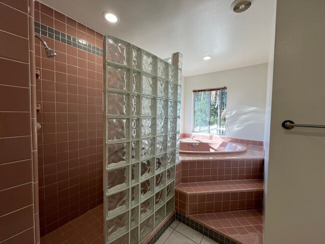 Building Photo - MOUNTAIN VIEWS!! Newbury Park 4+2.5 on cul-de-sac lot!