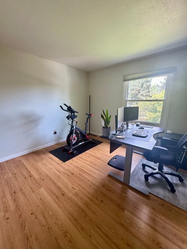 Building Photo - Beautiful Fort Collins Home with Golf Cour...
