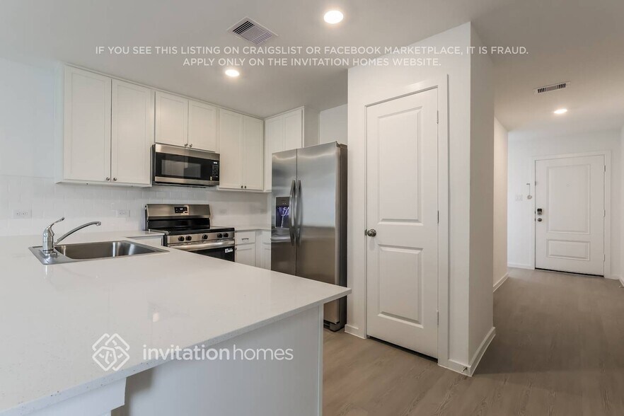 Building Photo - 15211 Abella Dr