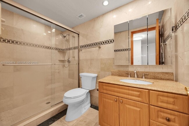 Building Photo - 100 Edgewater Dr