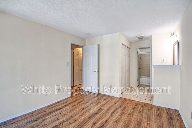 Building Photo - 2512 Cranbrook Ln