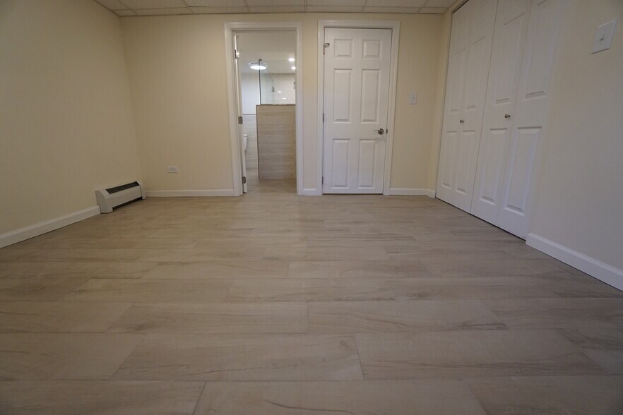 Building Photo - 28W383 Behrs Circle Dr S