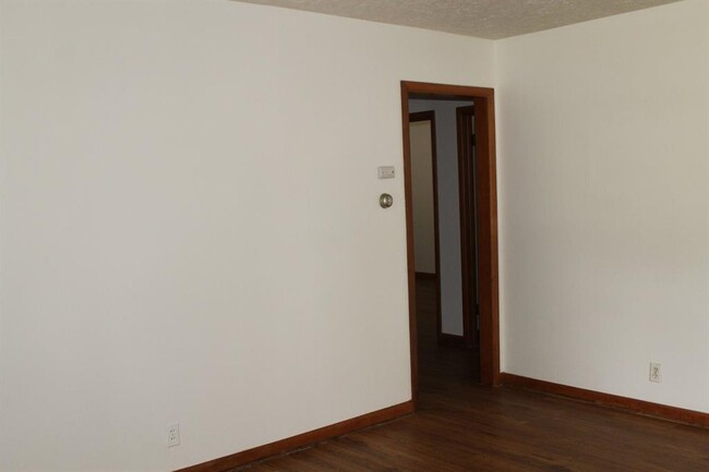 Building Photo - 1324 Denison Dr