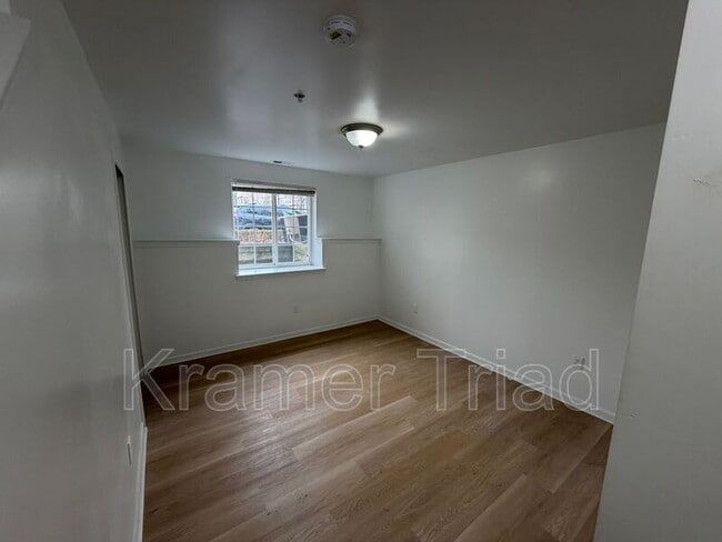 Building Photo - 1152 Faulkner