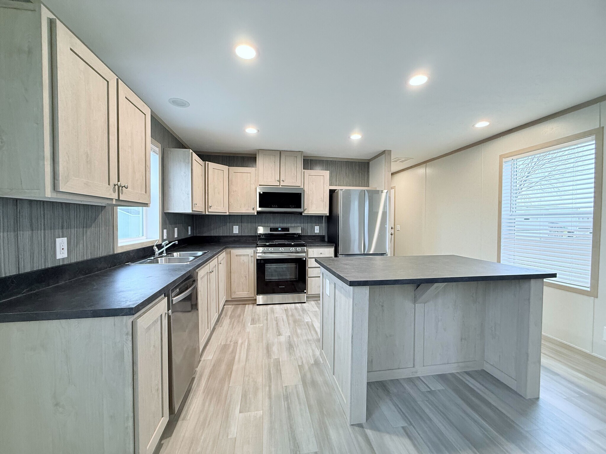 Building Photo - 29669 Danbury Ct