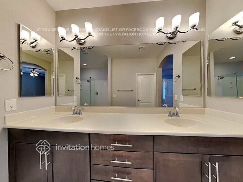 Building Photo - 20741 W Legend Trail