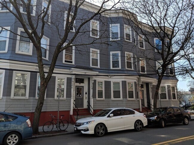 Building Photo - 255 Windsor St