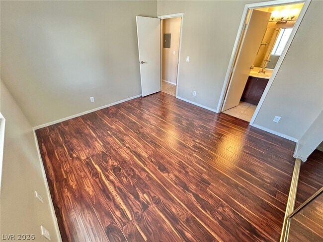 Building Photo - 749 Rock Springs Dr