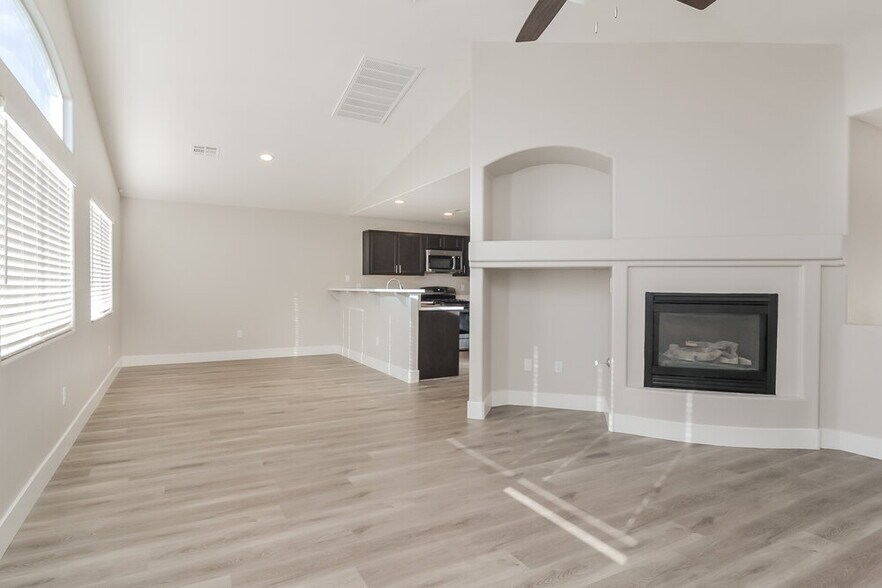 Building Photo - 7243 Twin Maples Ct