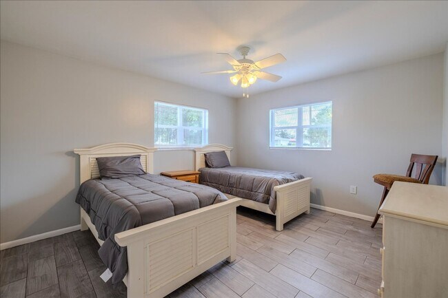 Building Photo - ANNUAL RENTAL - 3 Bed, 2 Bath Fully Furnished Home