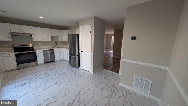 Building Photo - 16303 Taconic Cir