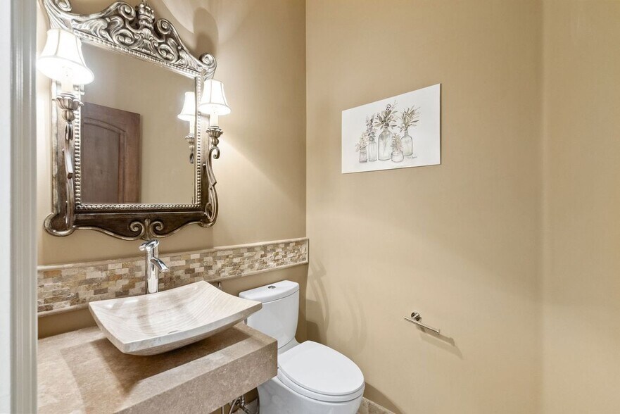 Building Photo - 512 Lakeview Way