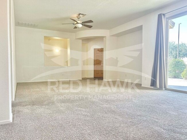 Building Photo - 852 E Runaway Bay Pl