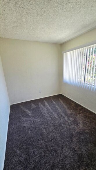 Building Photo - 1210 W Stoneridge Ct