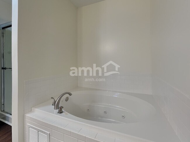 Building Photo - 8119 Cambridge Reserve Dr