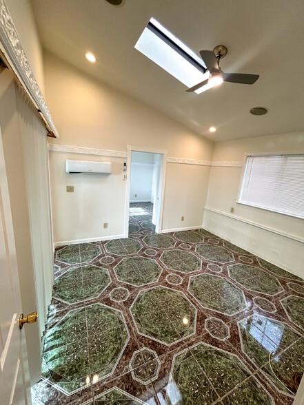 Building Photo - 7442 Hillmont Dr