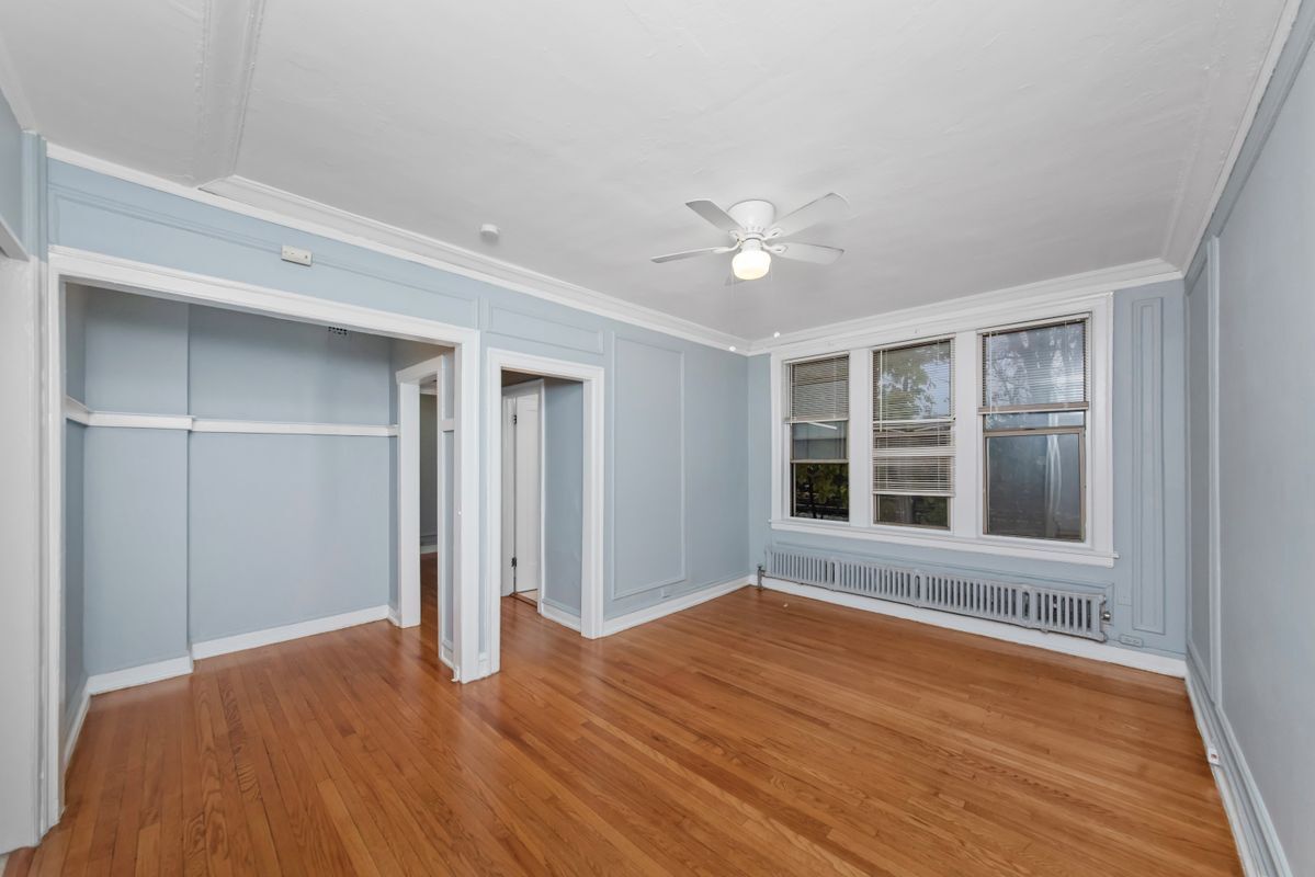 Building Photo - 1361 W Estes Ave