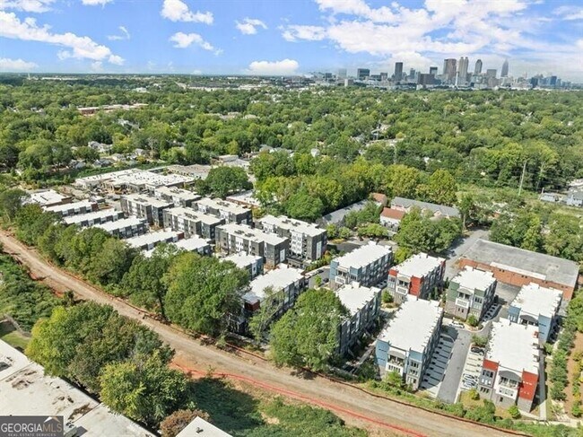 Building Photo - 395 Pratt Dr SE
