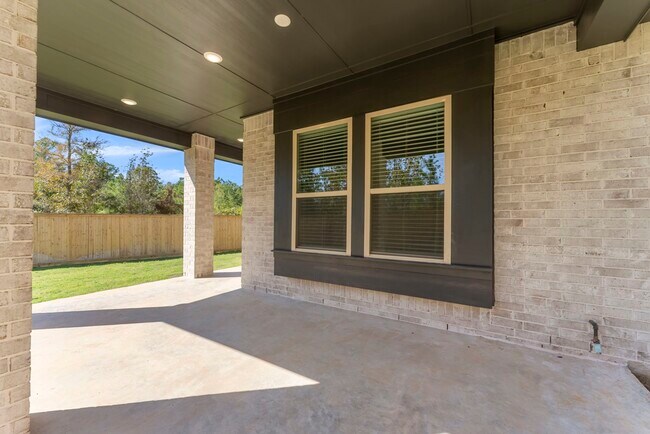 Building Photo - 26383 Golden Pass Lp