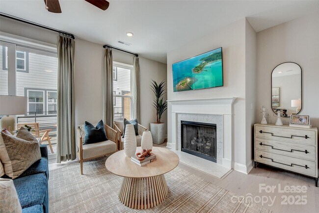 Building Photo - 411 Jetton St