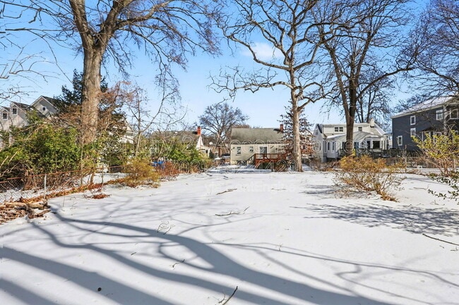 Building Photo - 1404 S Quincy St