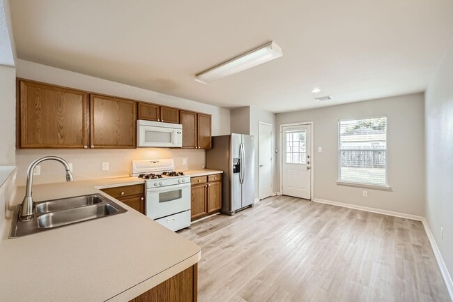 Building Photo - 6602 Fairbrook Park Ln