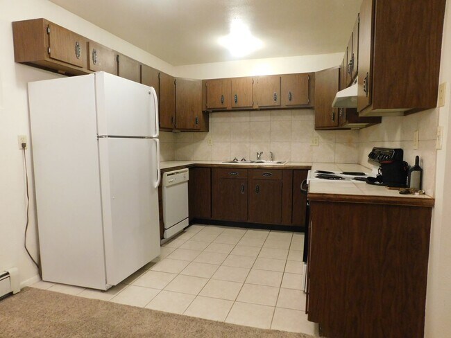 Building Photo - 402 Dressell Dr