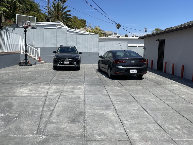 Building Photo - 813 Pier Ave